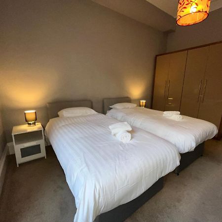 Bright 3 Bedroom Edinburgh City Apt Esterno foto