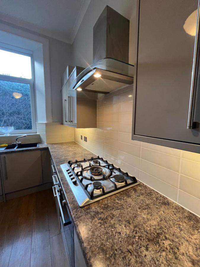 Bright 3 Bedroom Edinburgh City Apt Esterno foto