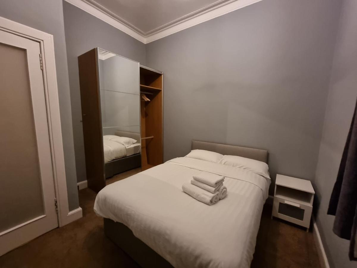Bright 3 Bedroom Edinburgh City Apt Esterno foto