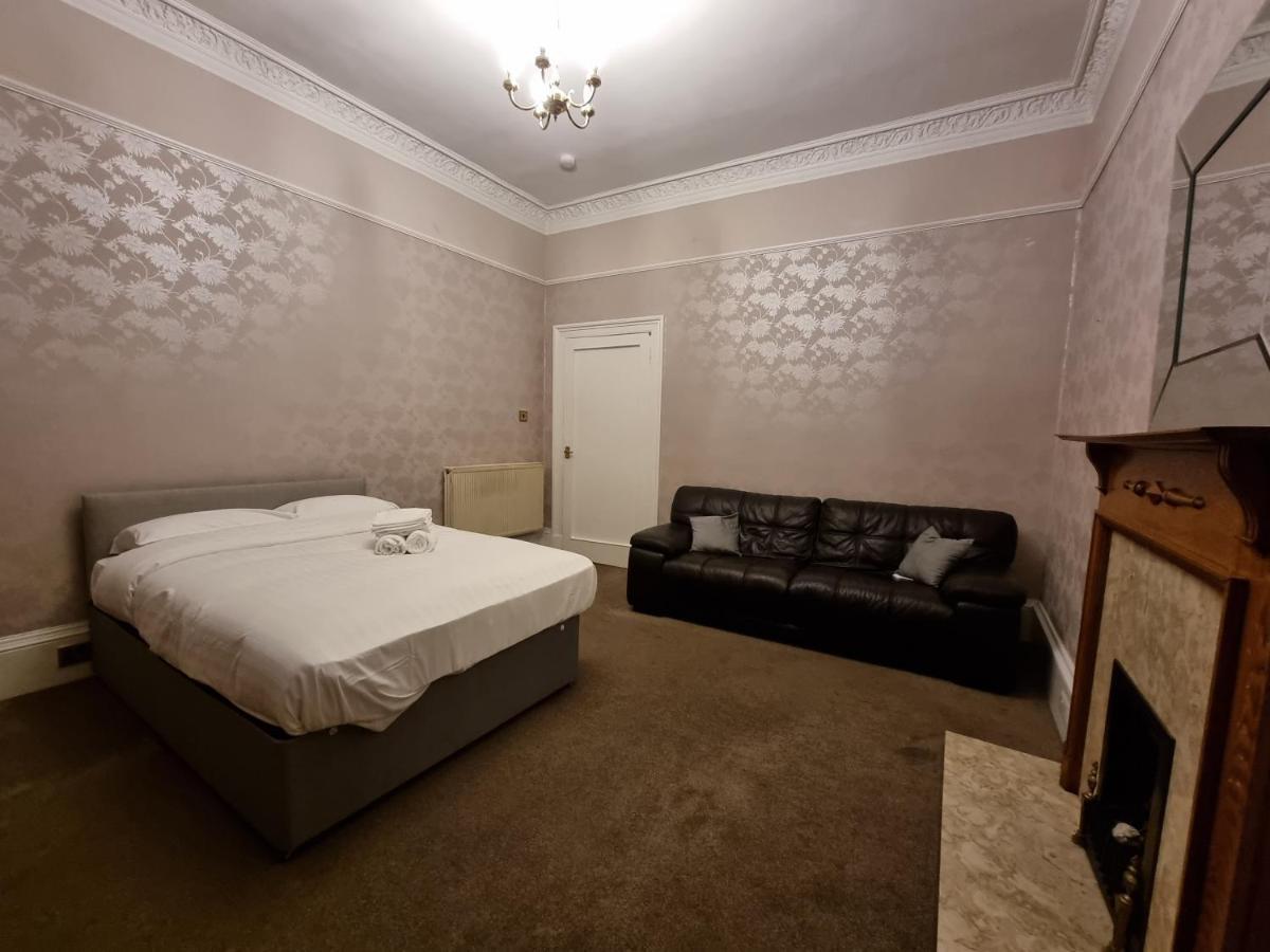 Bright 3 Bedroom Edinburgh City Apt Esterno foto
