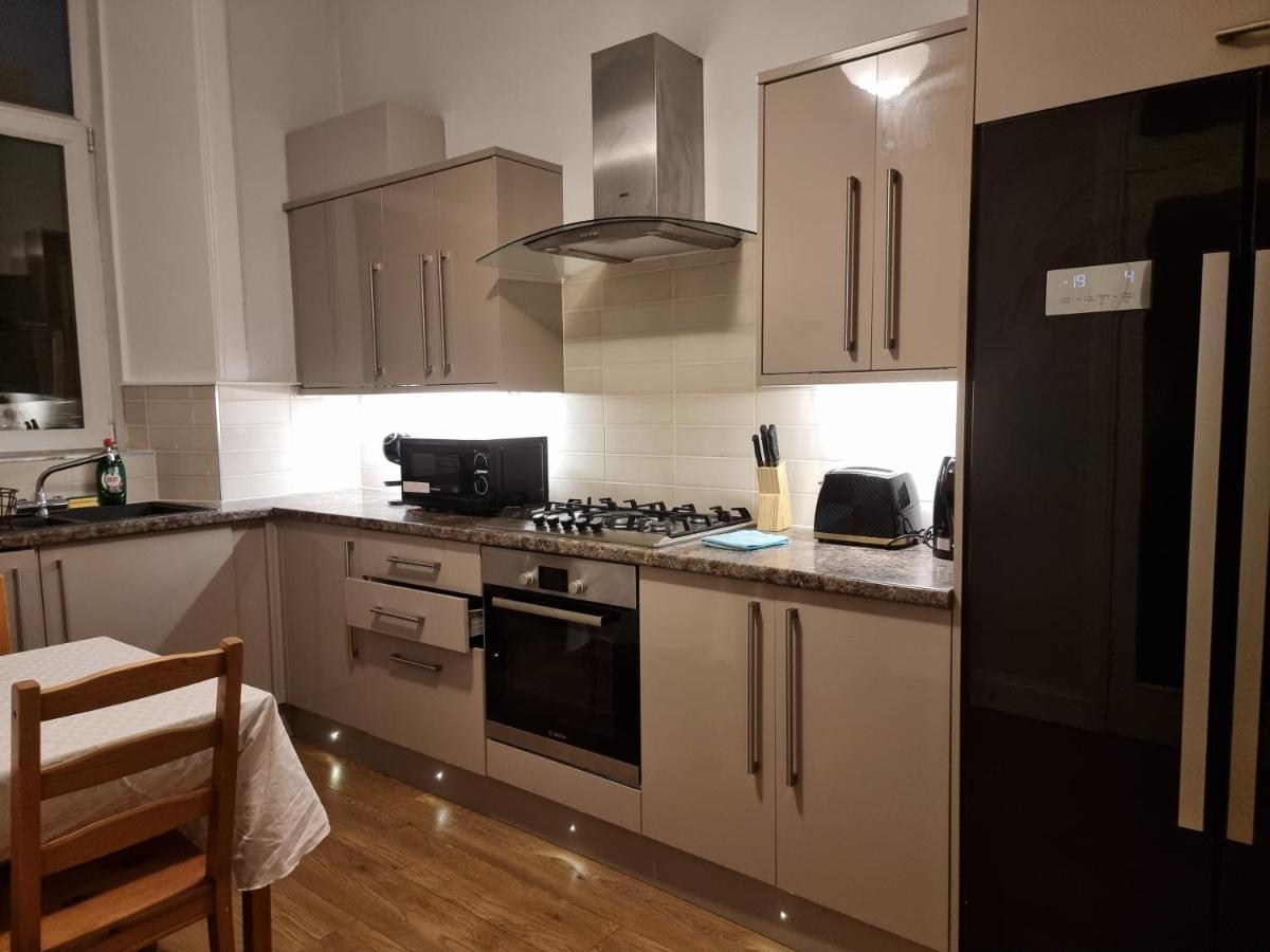 Bright 3 Bedroom Edinburgh City Apt Esterno foto